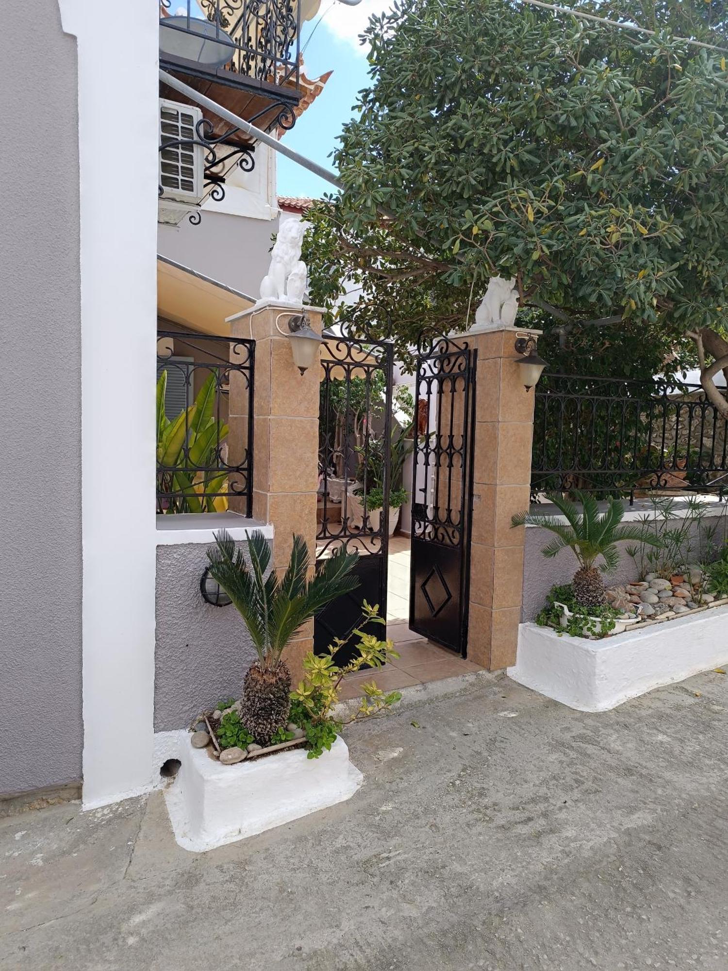 Вілла Angelic House Spetses Town Екстер'єр фото
